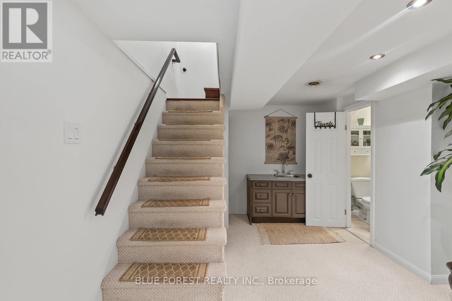 43 Compton Crescent, London South (south R), Ontario