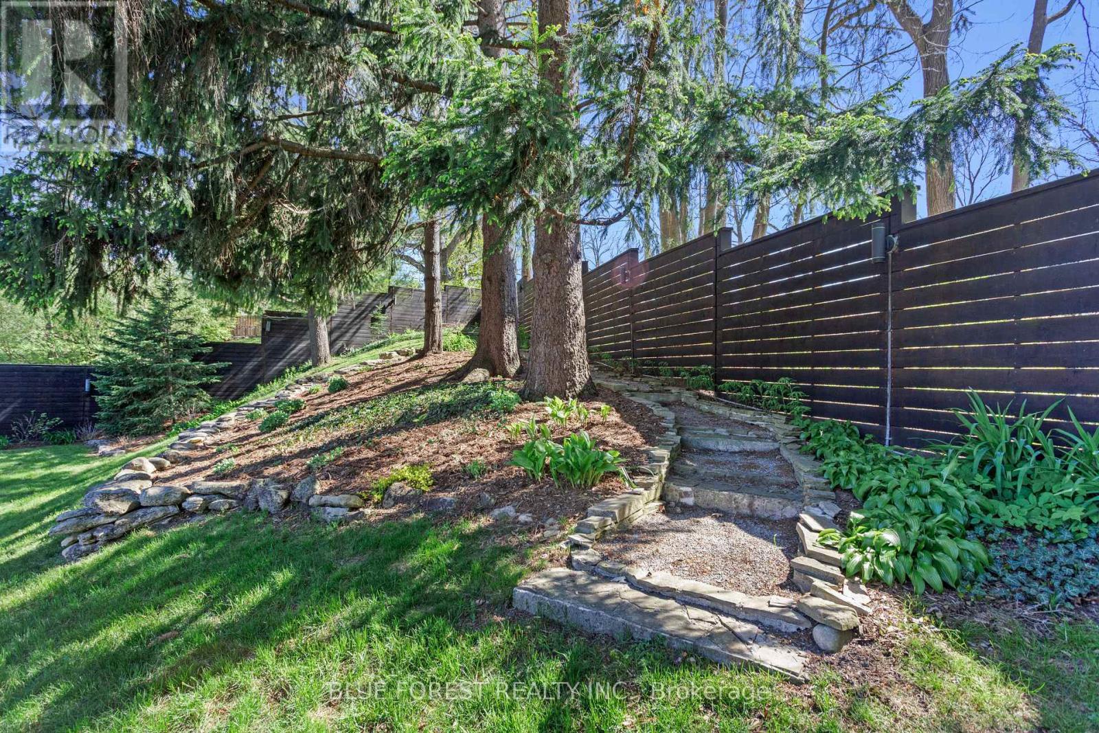 43 Compton Crescent, London South (south R), Ontario