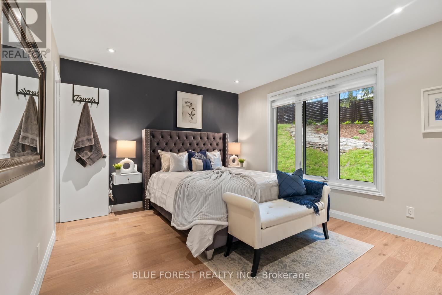 43 Compton Crescent, London South (south R), Ontario