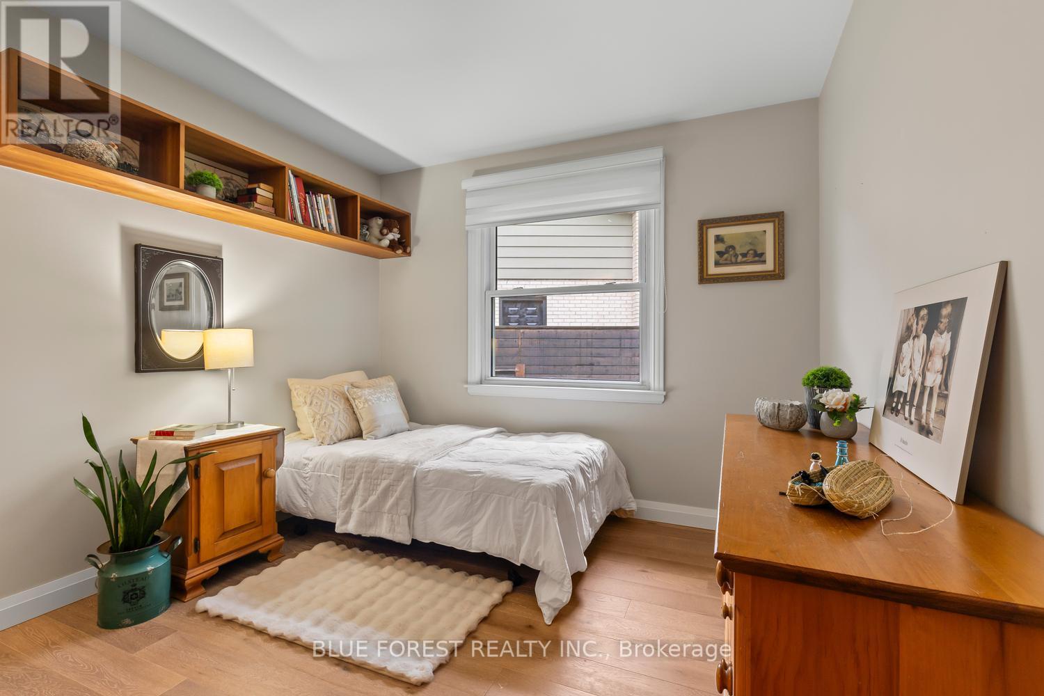 43 Compton Crescent, London South (south R), Ontario