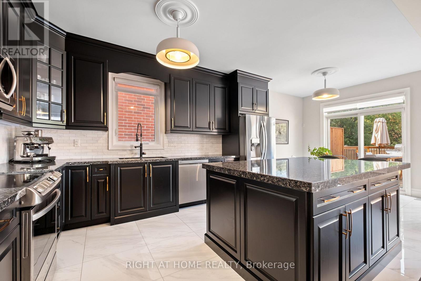 20b Leafield Drive, Toronto (l'amoreaux), Ontario