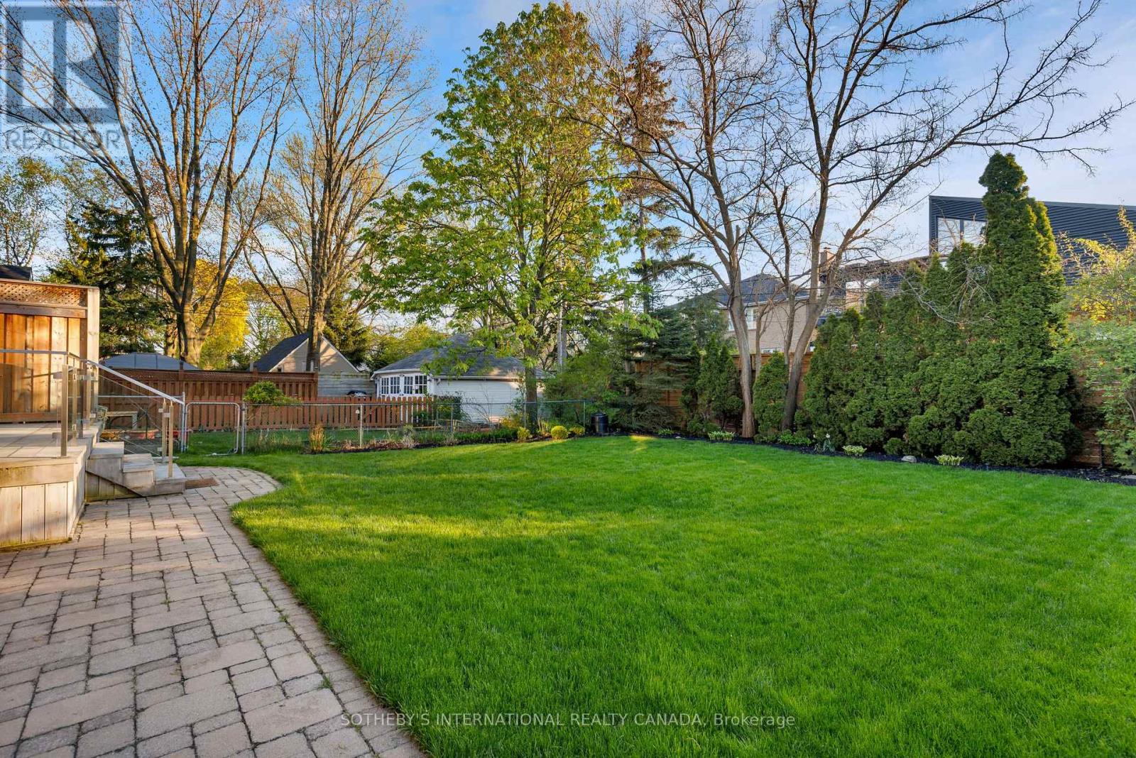 36 Gardenvale Road, Toronto (stonegate-queensway), Ontario