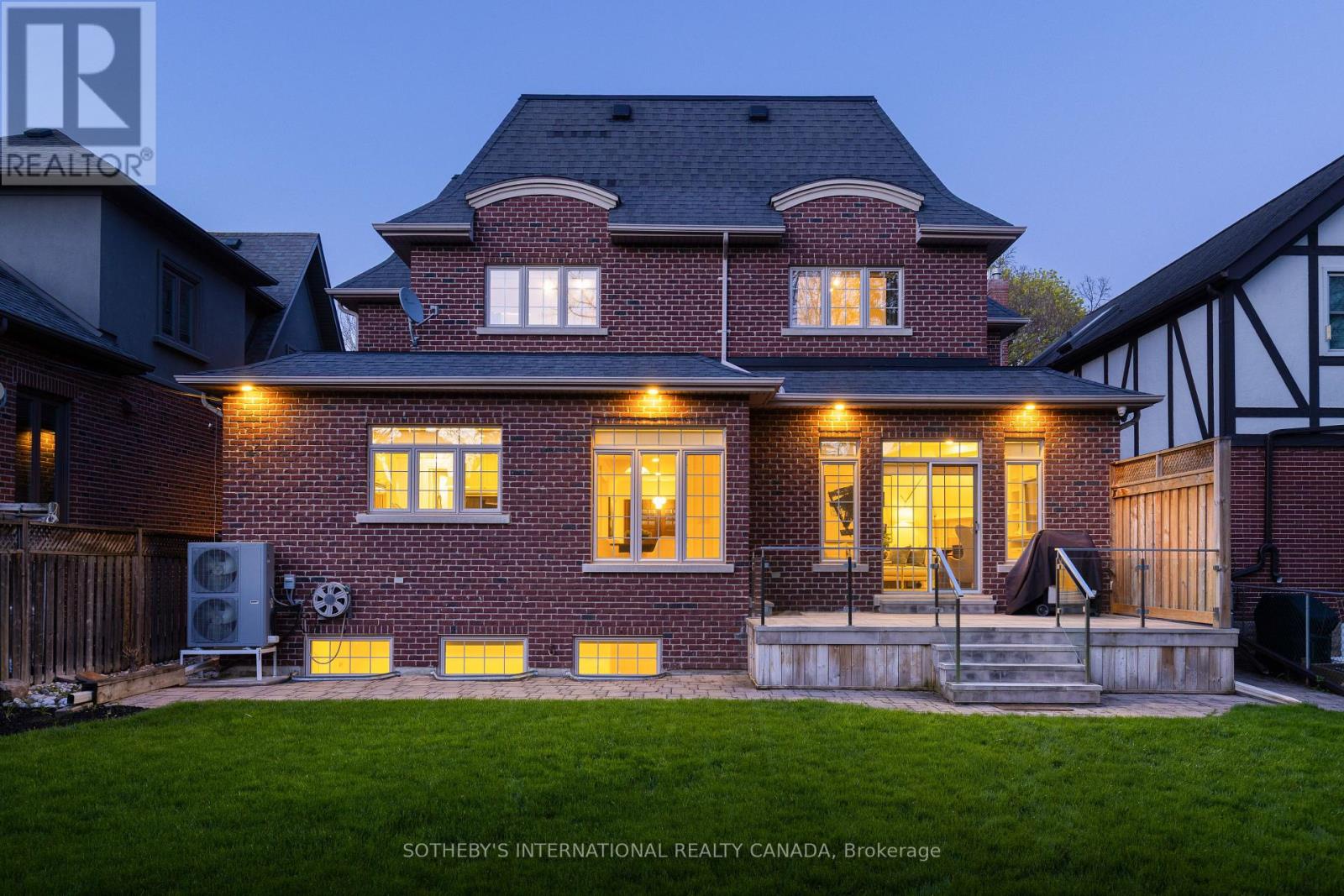 36 Gardenvale Road, Toronto (stonegate-queensway), Ontario