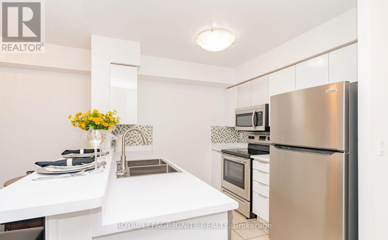 203 - 3650 Kingston Road, Toronto (scarborough Village), Ontario