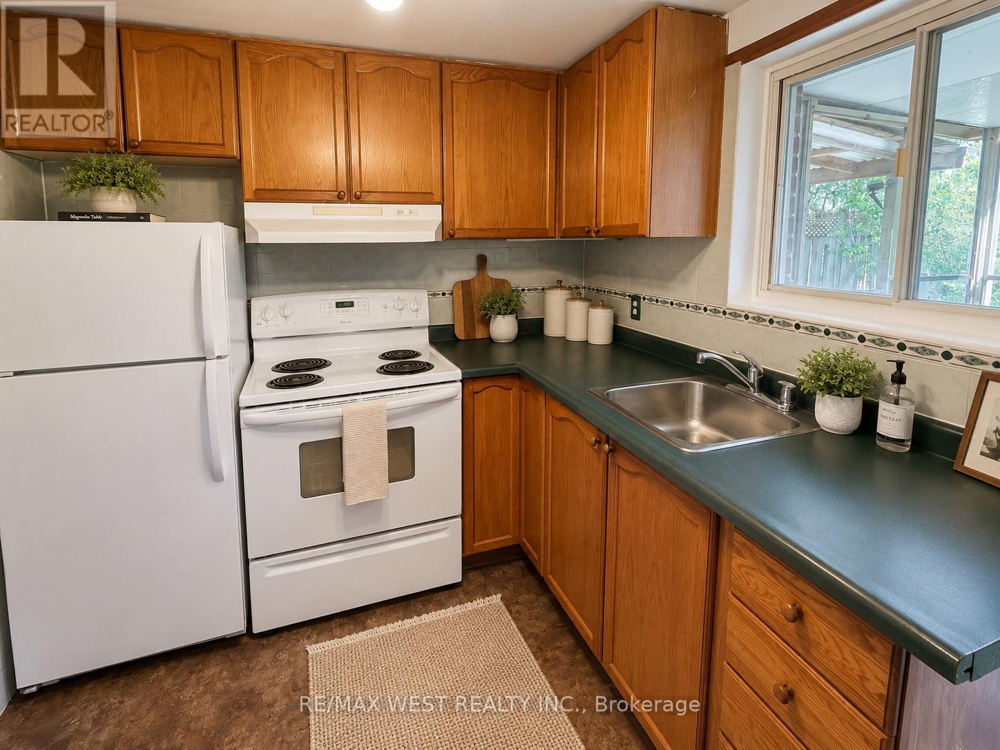 2 Lisburn Crescent, Toronto (don Valley Village), Ontario