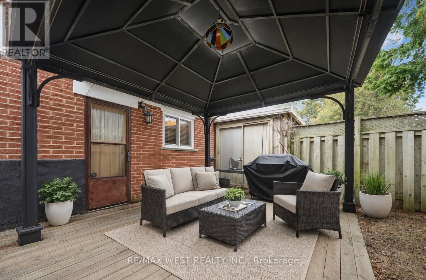2 Lisburn Crescent, Toronto (don Valley Village), Ontario