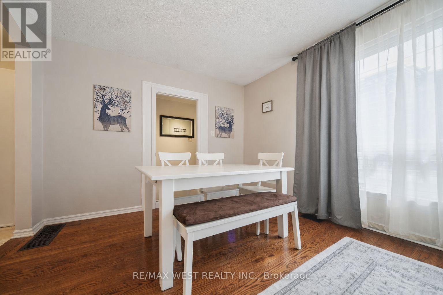 2 Lisburn Crescent, Toronto (don Valley Village), Ontario