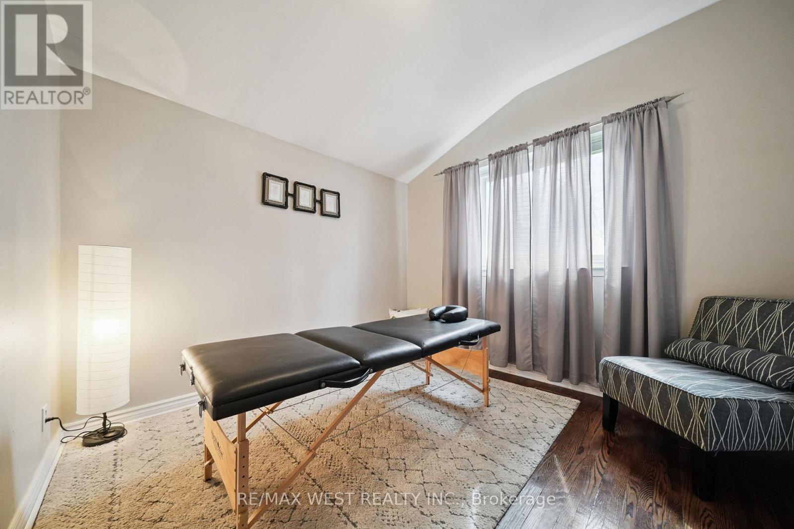2 Lisburn Crescent, Toronto (don Valley Village), Ontario