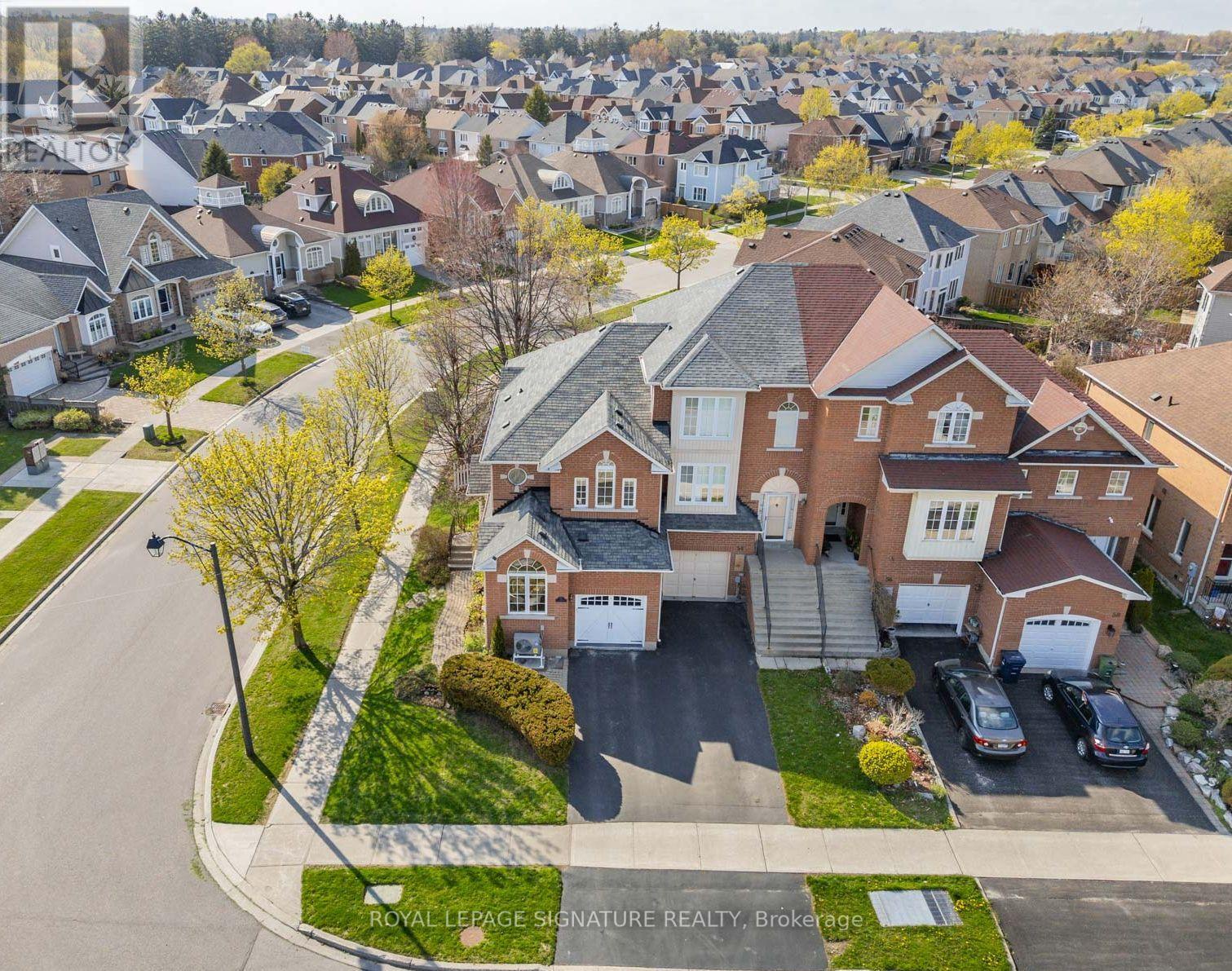 52 Lakeridge Drive, Toronto (centennial Scarborough), Ontario