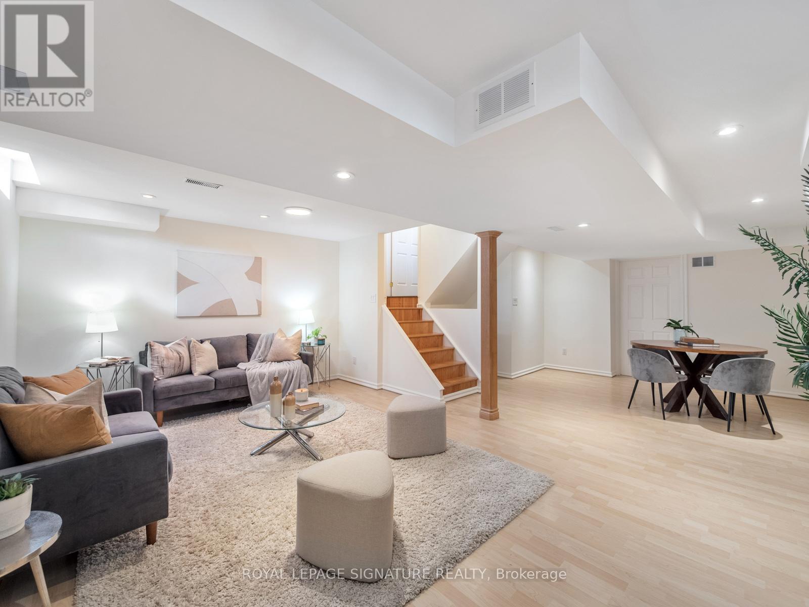 52 Lakeridge Drive, Toronto (centennial Scarborough), Ontario