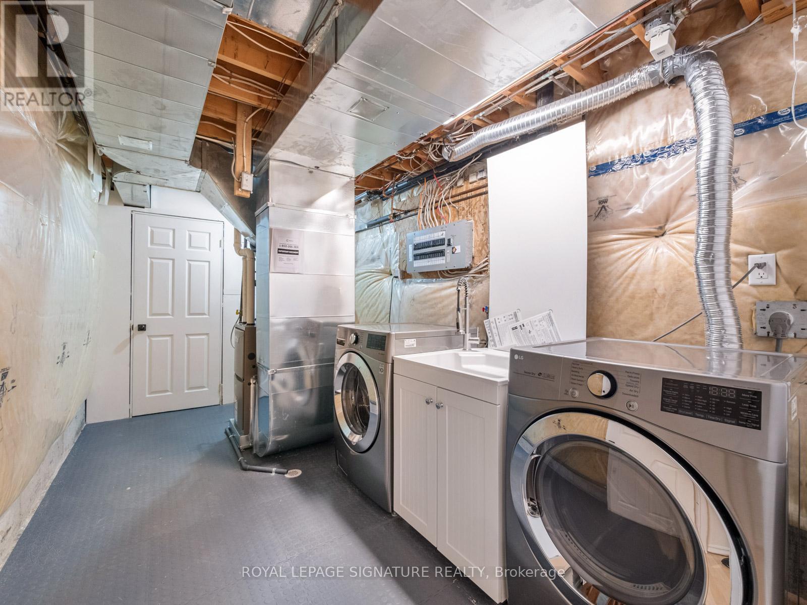 52 Lakeridge Drive, Toronto (centennial Scarborough), Ontario