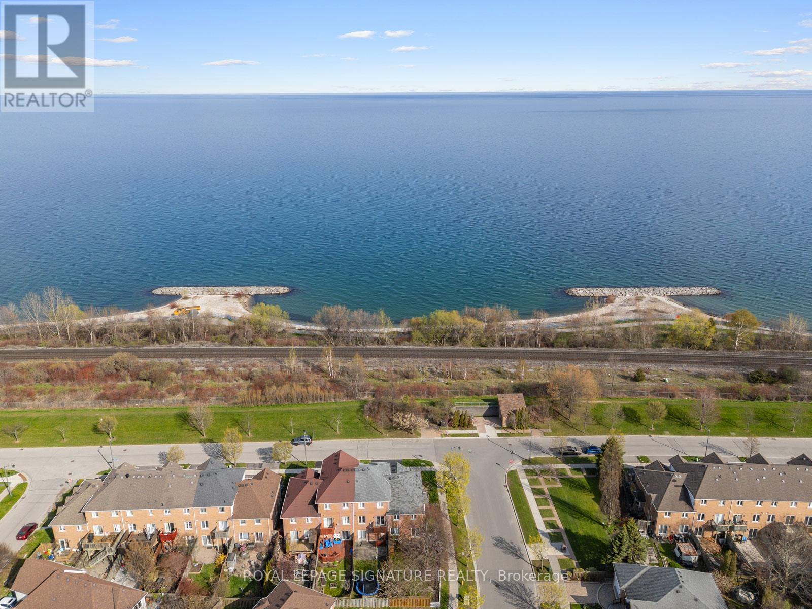 52 Lakeridge Drive, Toronto (centennial Scarborough), Ontario