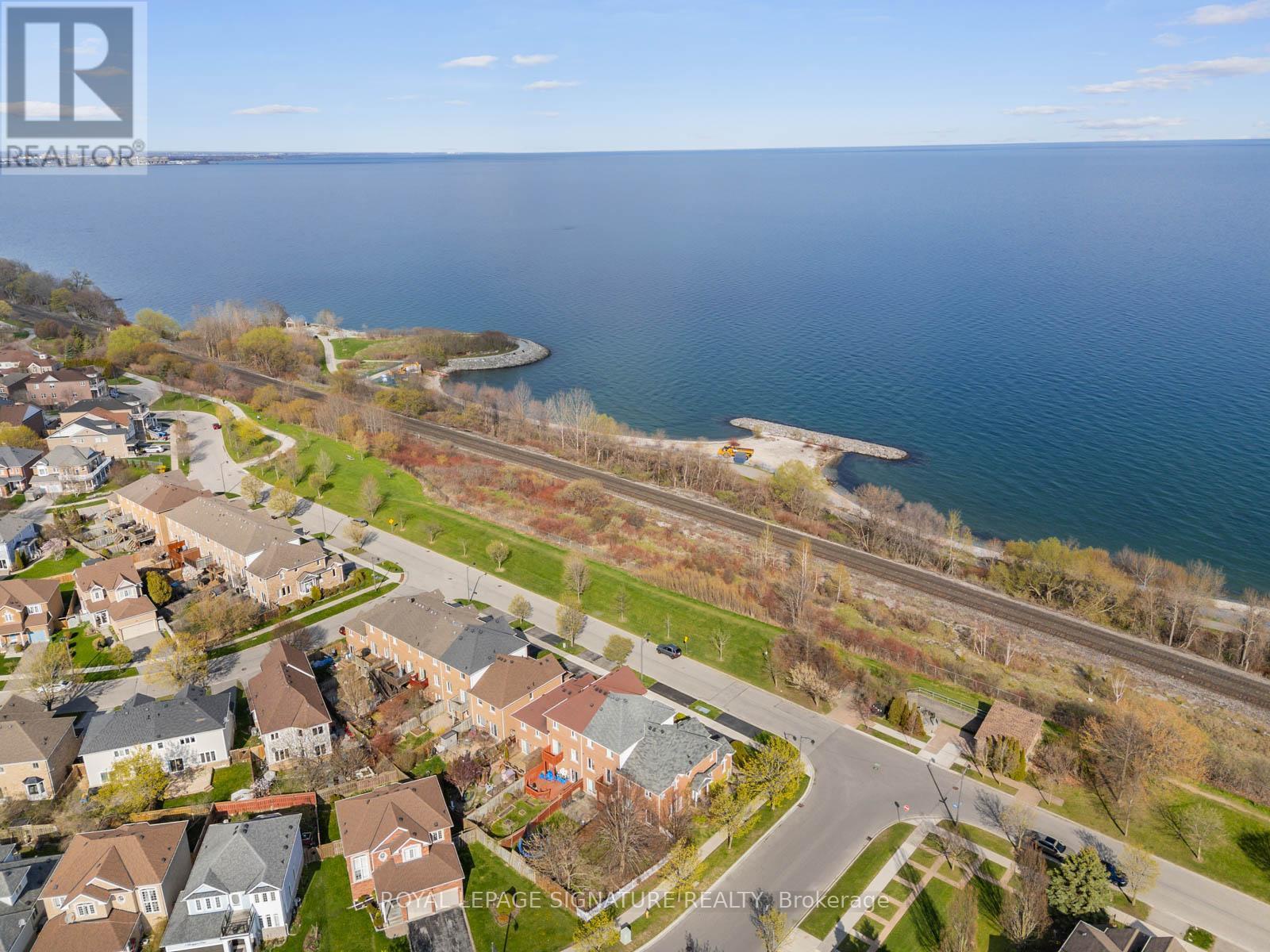 52 Lakeridge Drive, Toronto (centennial Scarborough), Ontario