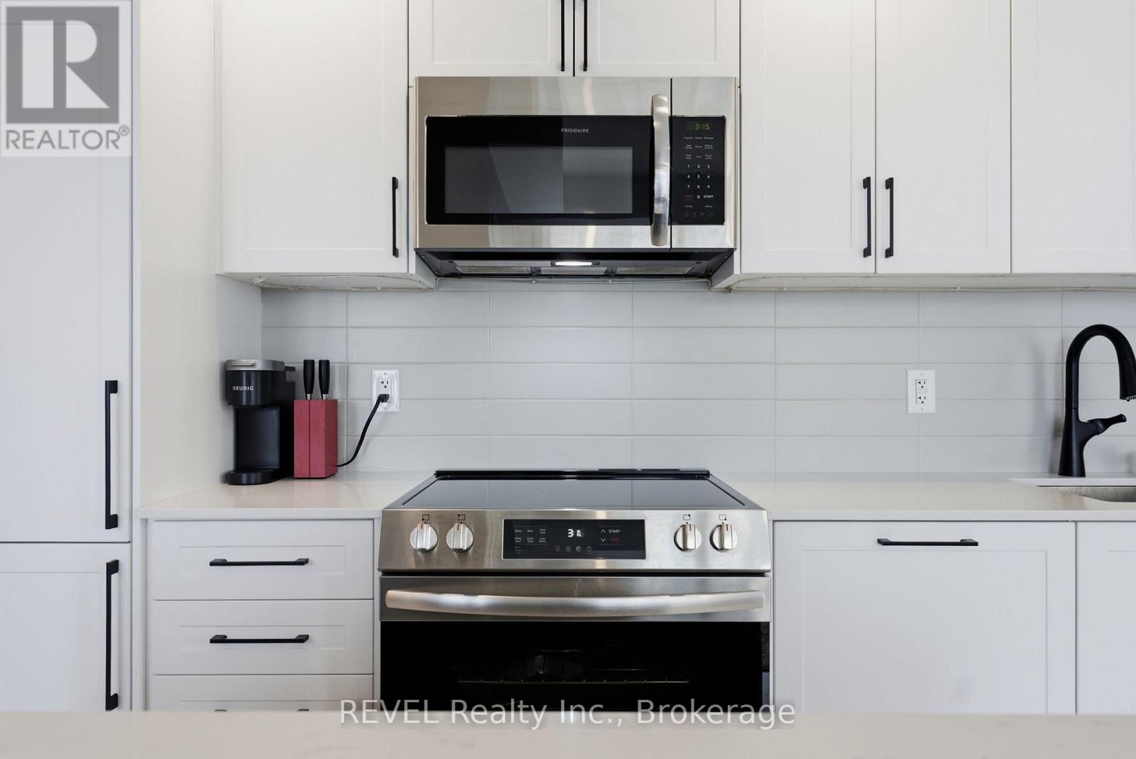 405 - 2450 Old Bronte Road, Oakville (wm Westmount), Ontario