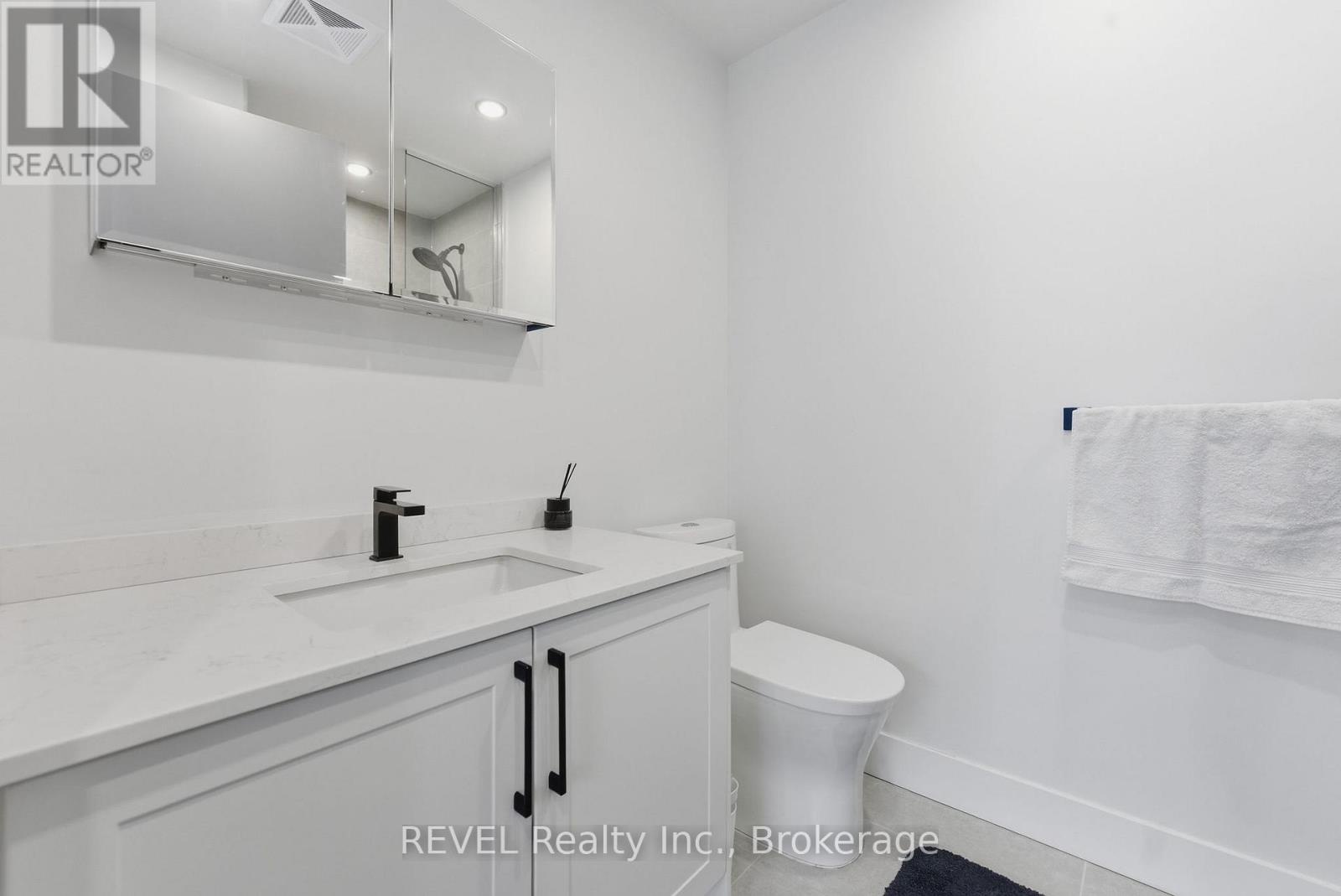 405 - 2450 Old Bronte Road, Oakville (wm Westmount), Ontario
