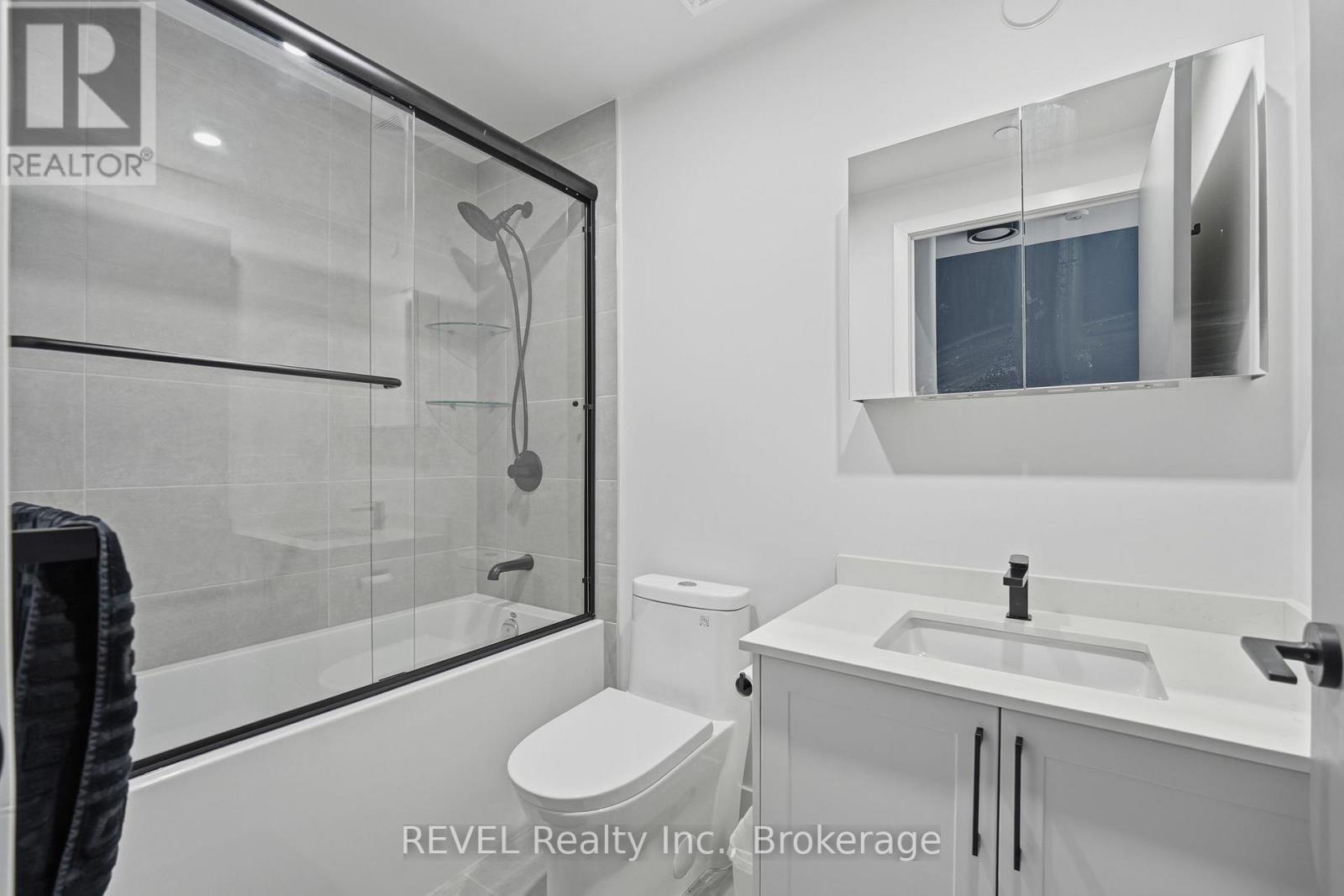405 - 2450 Old Bronte Road, Oakville (wm Westmount), Ontario