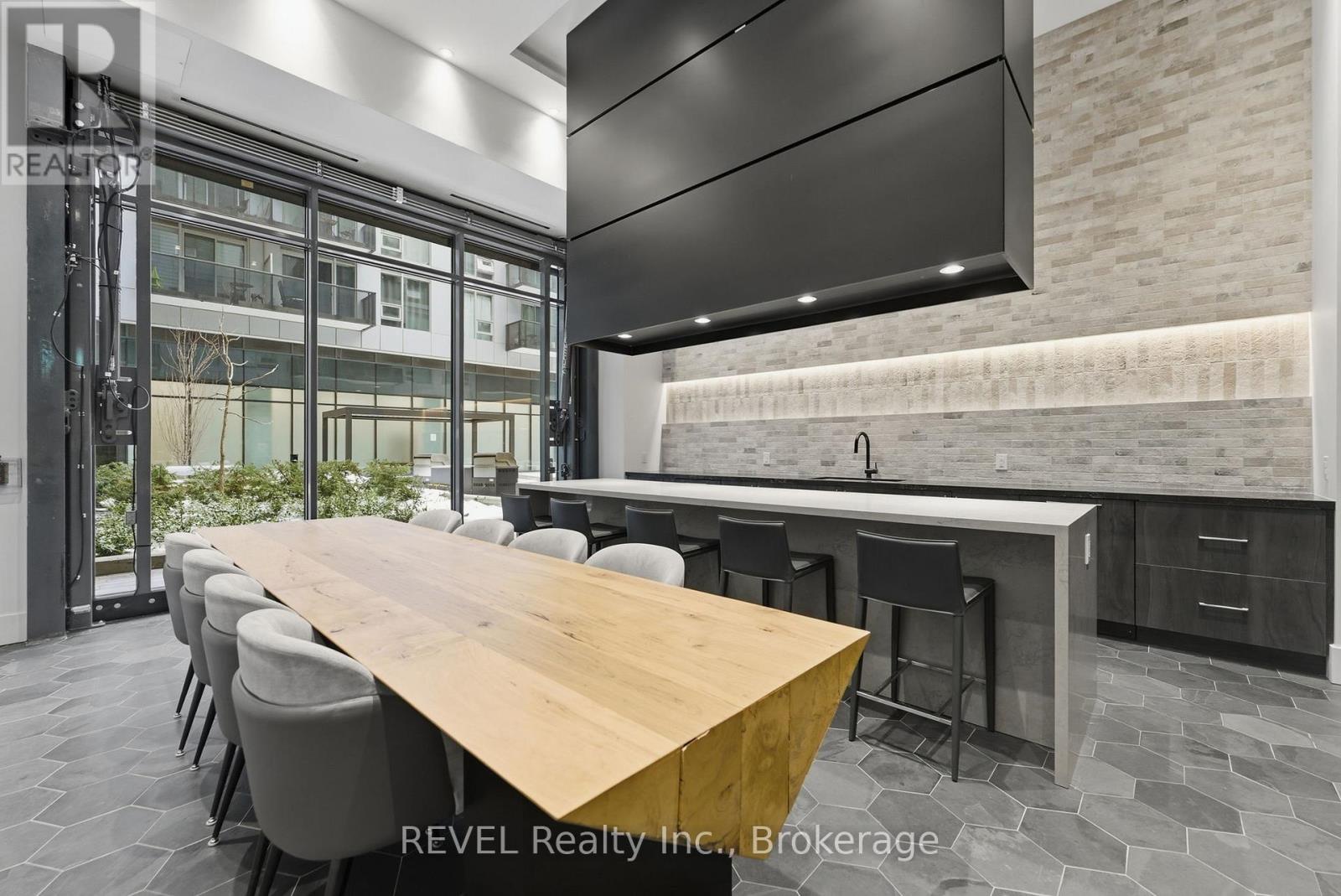 405 - 2450 Old Bronte Road, Oakville (wm Westmount), Ontario