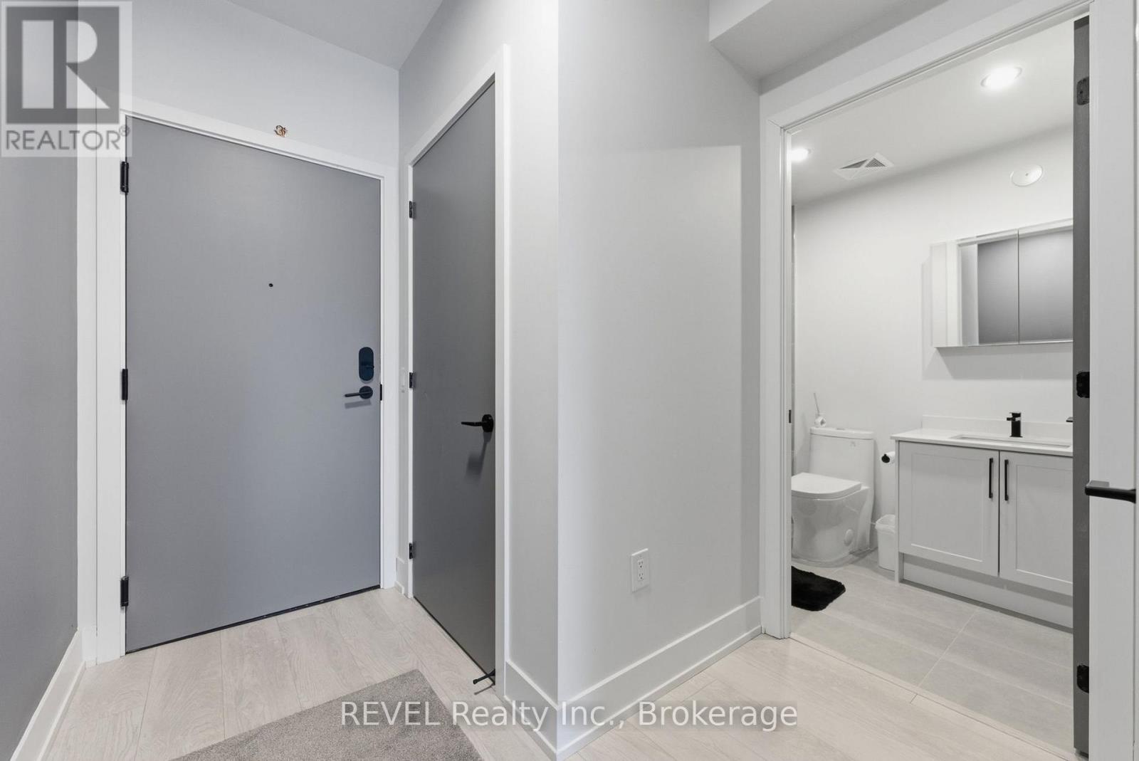 405 - 2450 Old Bronte Road, Oakville (wm Westmount), Ontario