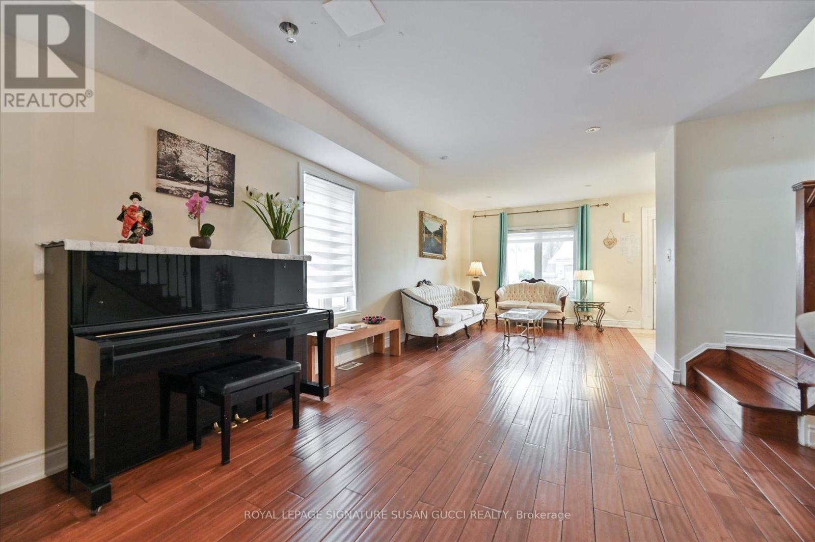 838 Sammon Avenue, Toronto (danforth Village-east York), Ontario