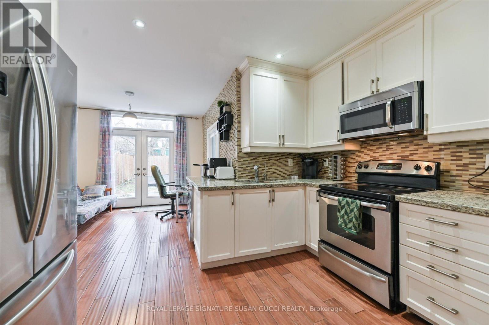 838 Sammon Avenue, Toronto (danforth Village-east York), Ontario