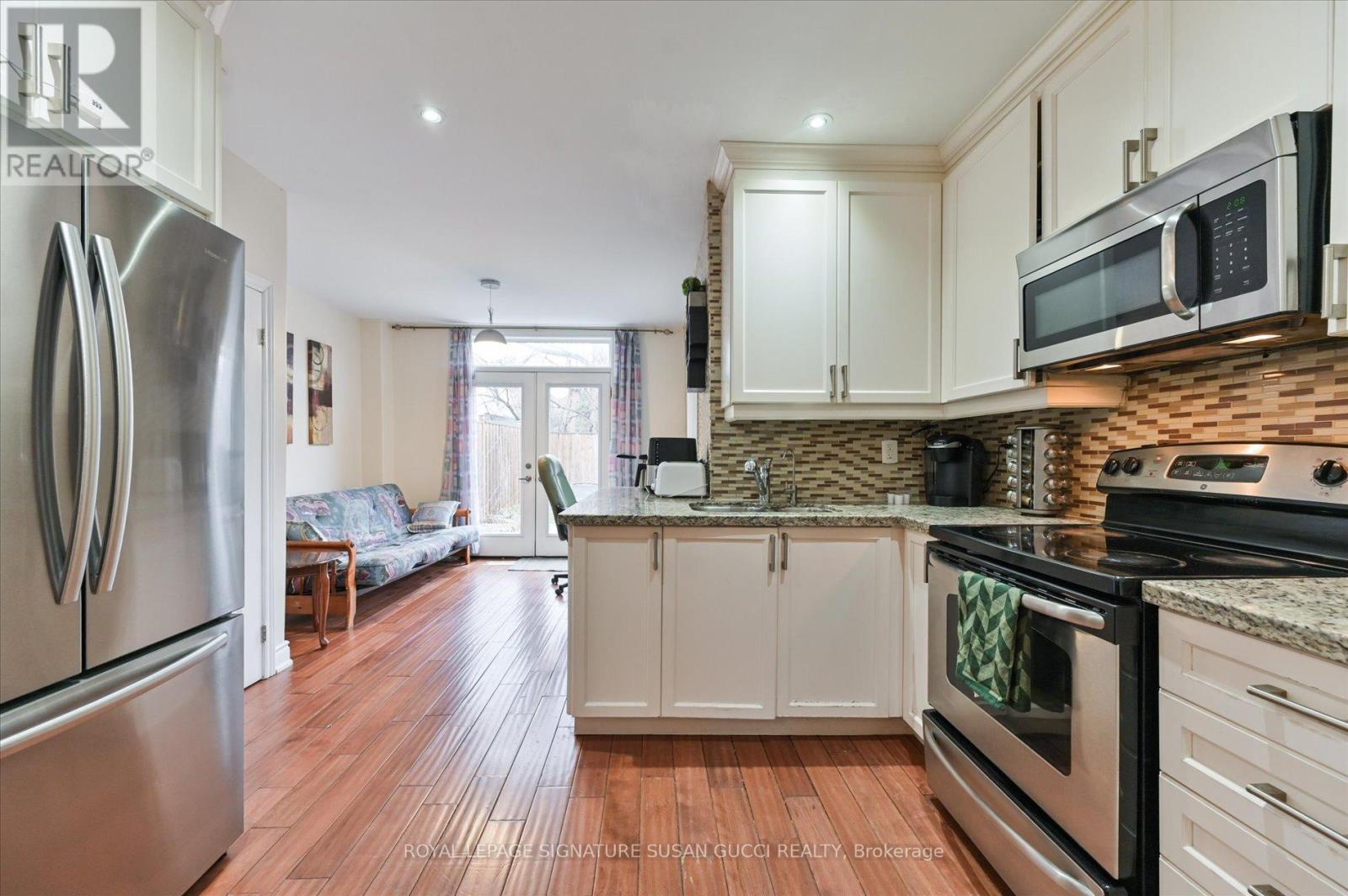 838 Sammon Avenue, Toronto (danforth Village-east York), Ontario