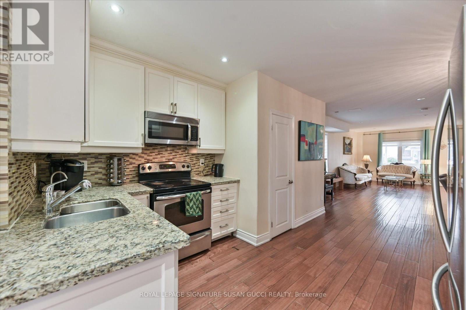 838 Sammon Avenue, Toronto (danforth Village-east York), Ontario