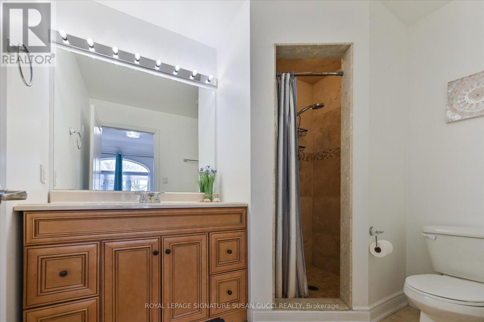 838 Sammon Avenue, Toronto (danforth Village-east York), Ontario
