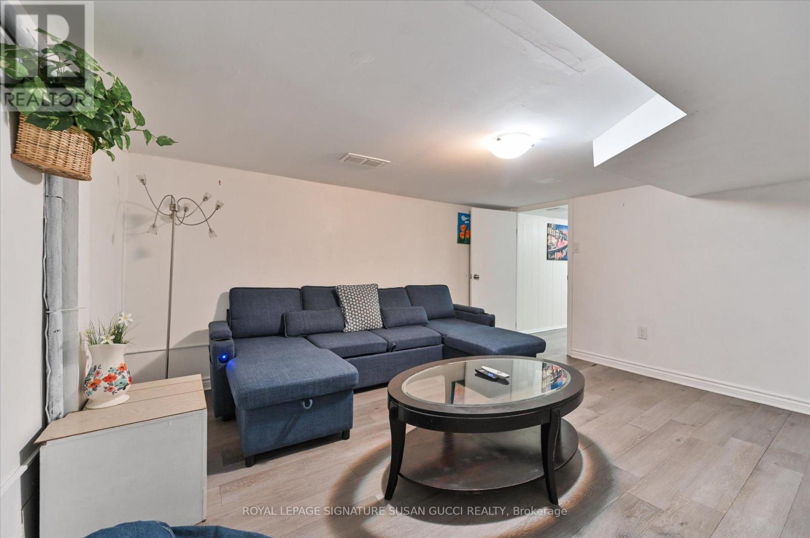 838 Sammon Avenue, Toronto (danforth Village-east York), Ontario