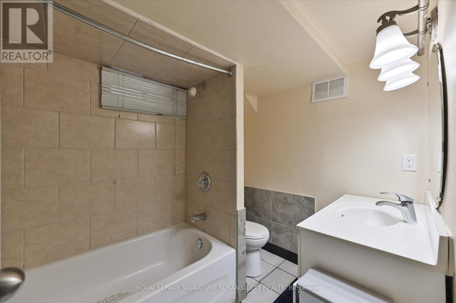 838 Sammon Avenue, Toronto (danforth Village-east York), Ontario