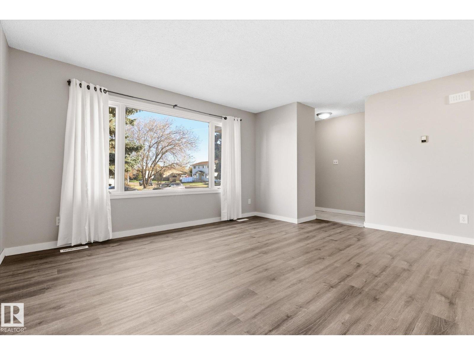 7929 95b Av, Fort Saskatchewan, Alberta