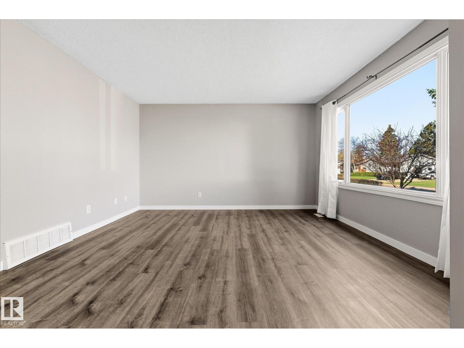 7929 95b Av, Fort Saskatchewan, Alberta