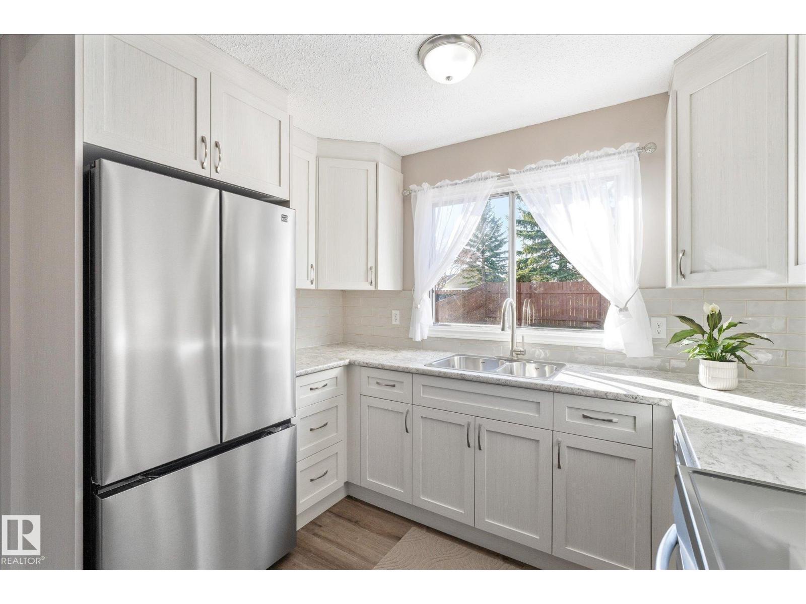 7929 95b Av, Fort Saskatchewan, Alberta