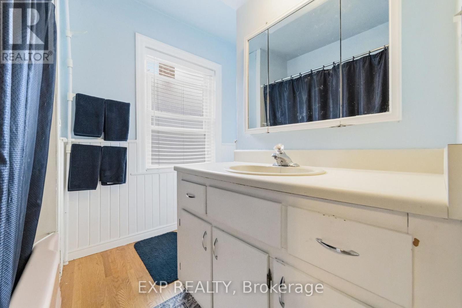 42 Clissold Road N, Toronto (islington-city Centre West), Ontario