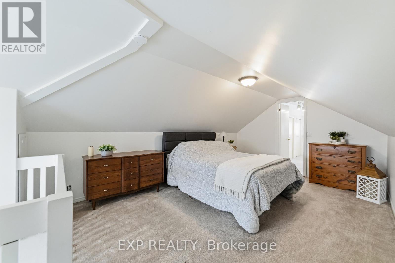 42 Clissold Road N, Toronto (islington-city Centre West), Ontario