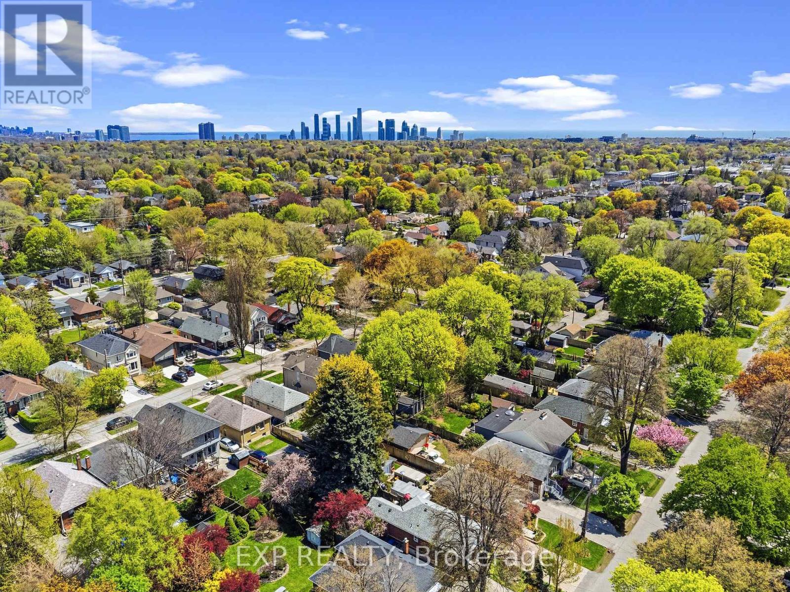 42 Clissold Road N, Toronto (islington-city Centre West), Ontario