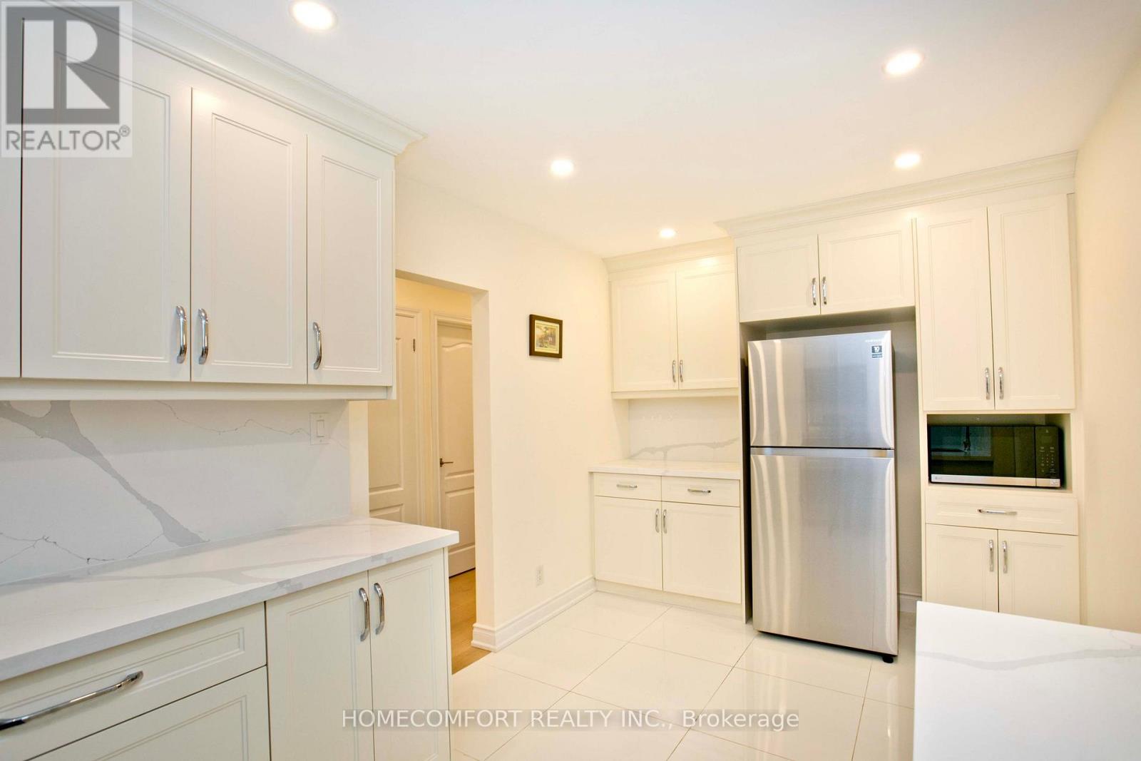 19 Oldborough Circle, Toronto (don Valley Village), Ontario