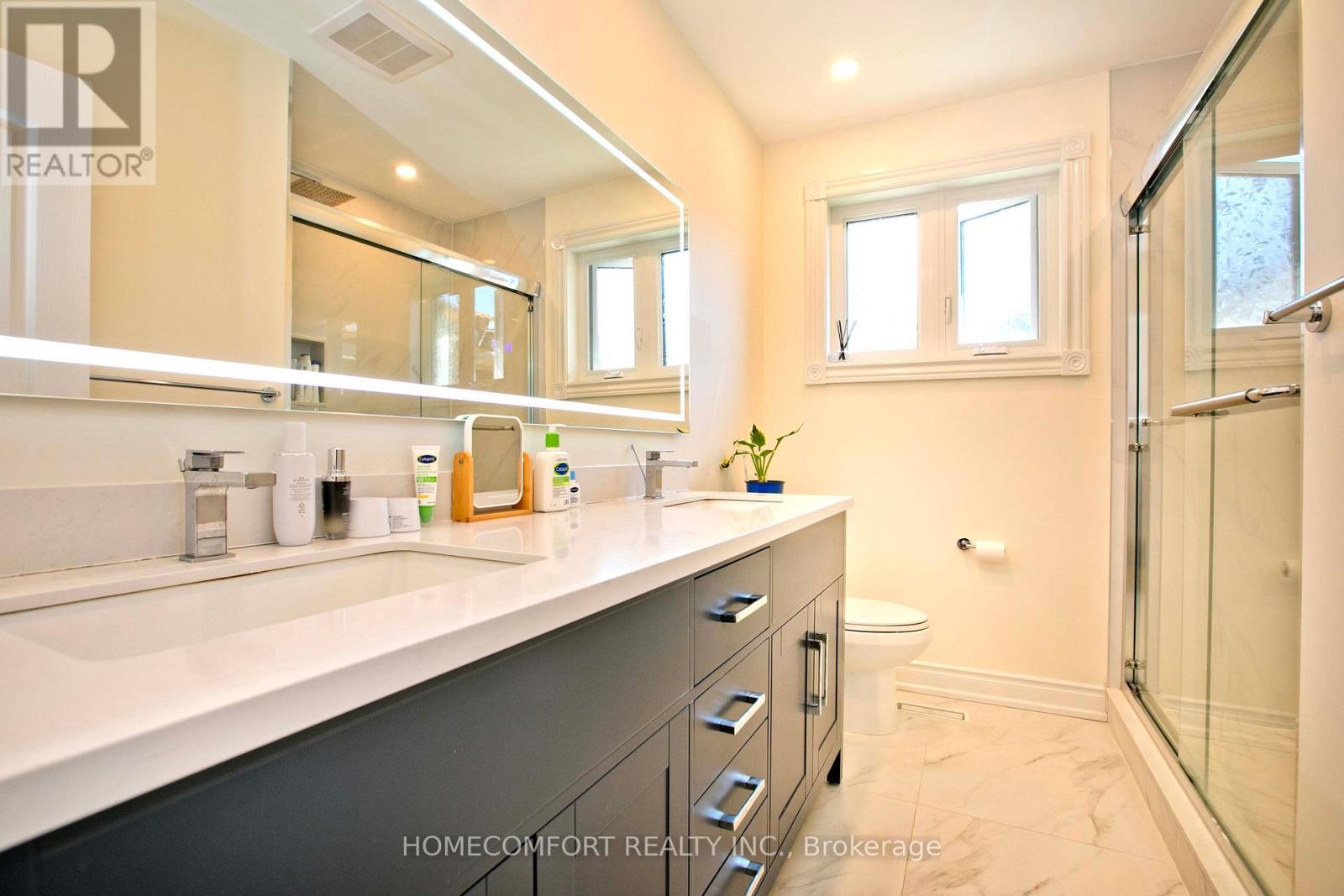 19 Oldborough Circle, Toronto (don Valley Village), Ontario