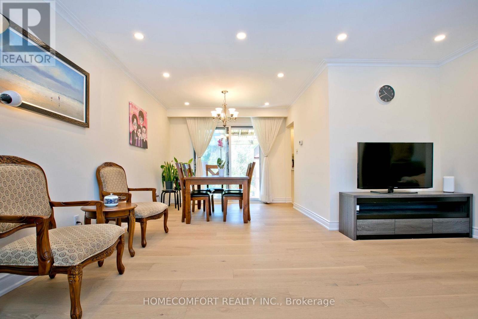 19 Oldborough Circle, Toronto (don Valley Village), Ontario