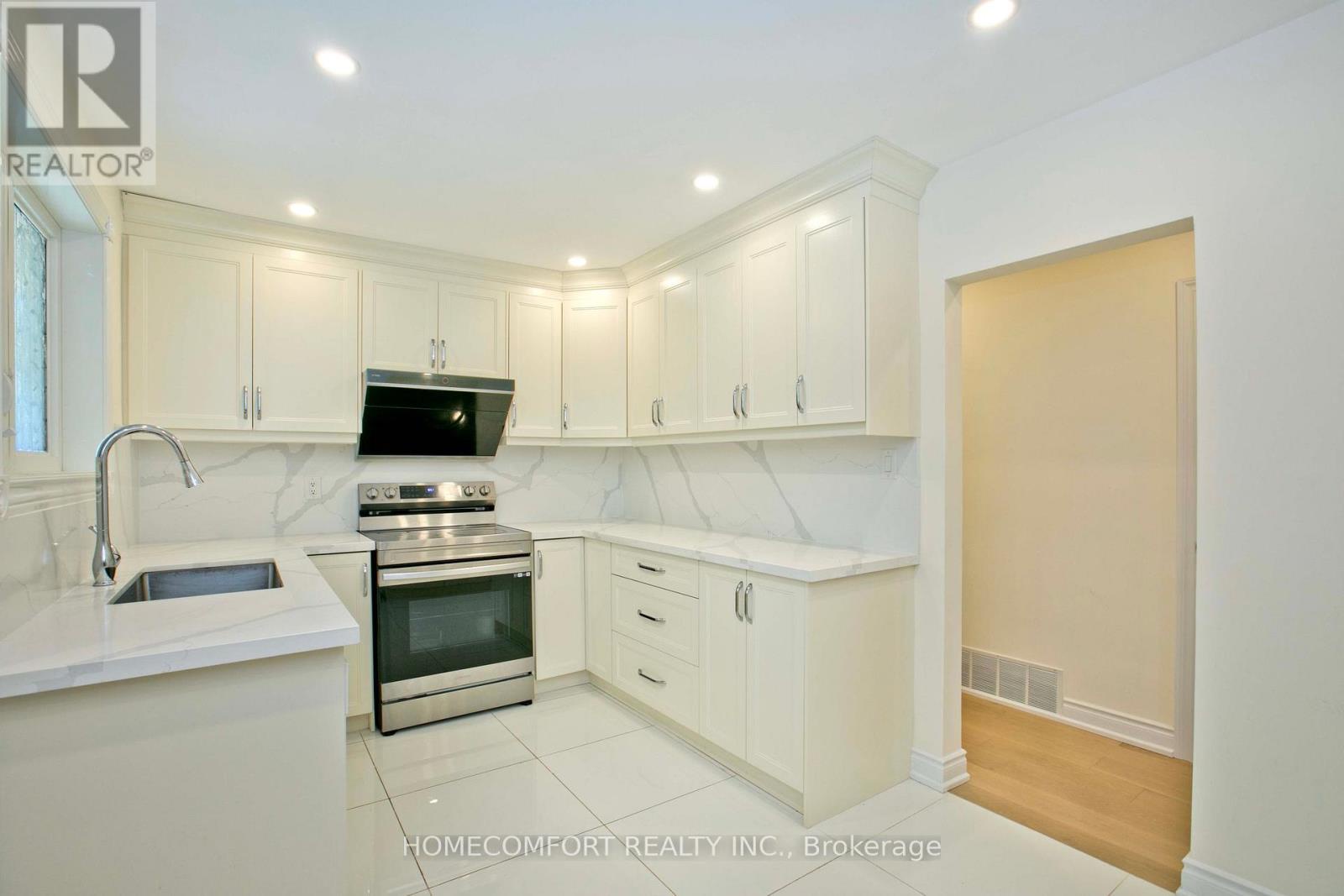 19 Oldborough Circle, Toronto (don Valley Village), Ontario
