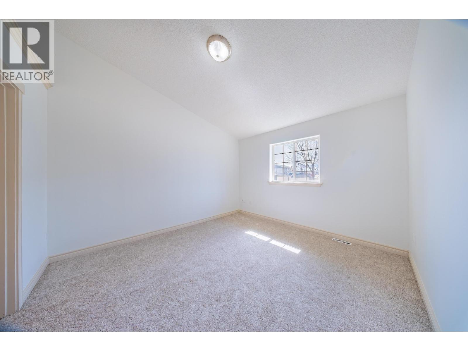 A 10007 111 Avenue, Fort St. John, British Columbia
