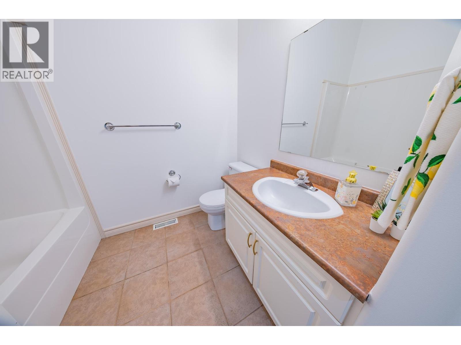 A 10007 111 Avenue, Fort St. John, British Columbia