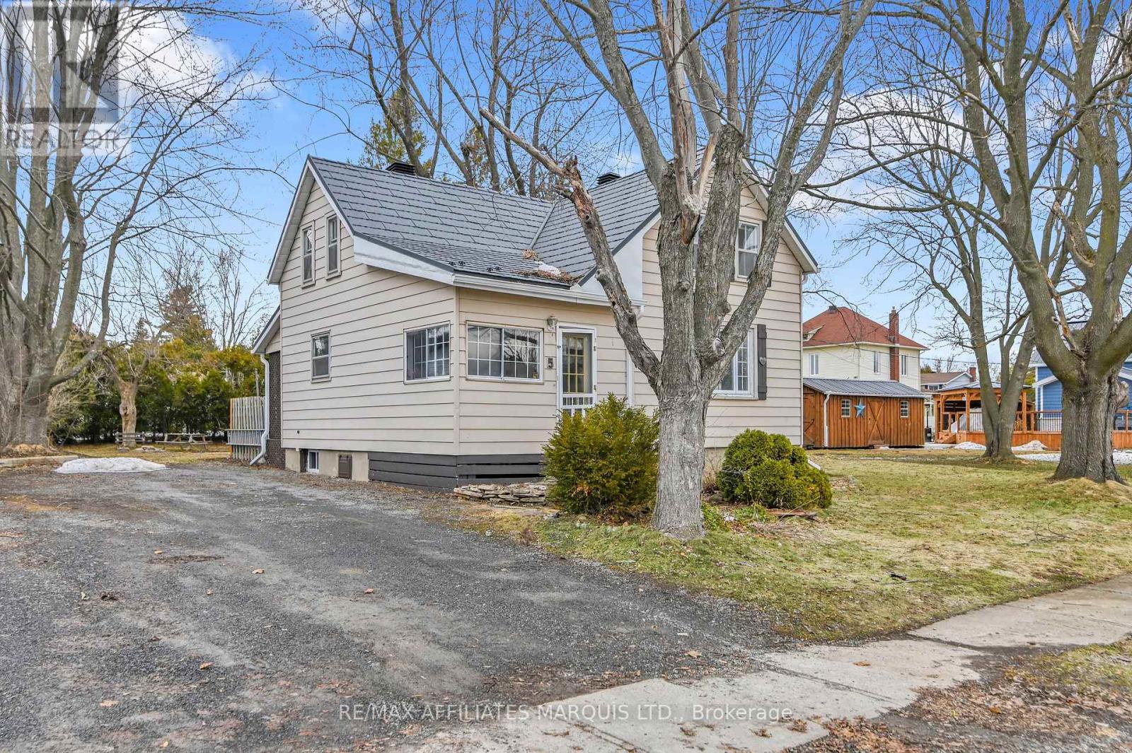 5 Pine Street, South Stormont, Ontario