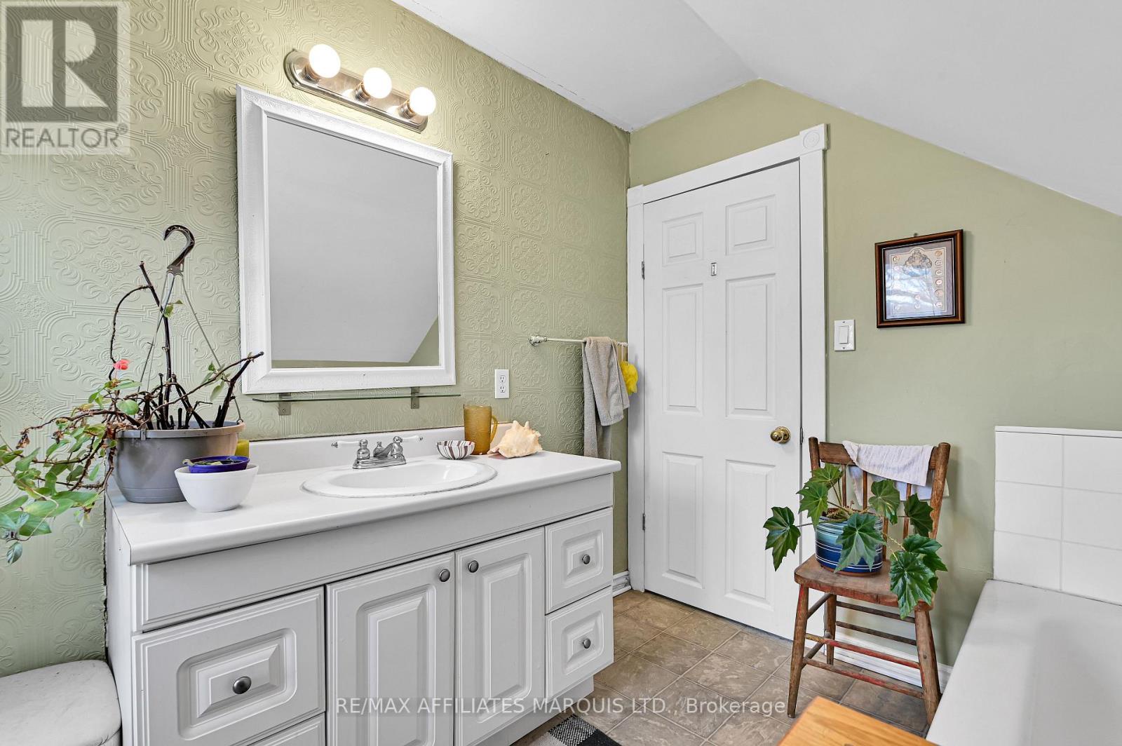 5 Pine Street, South Stormont, Ontario
