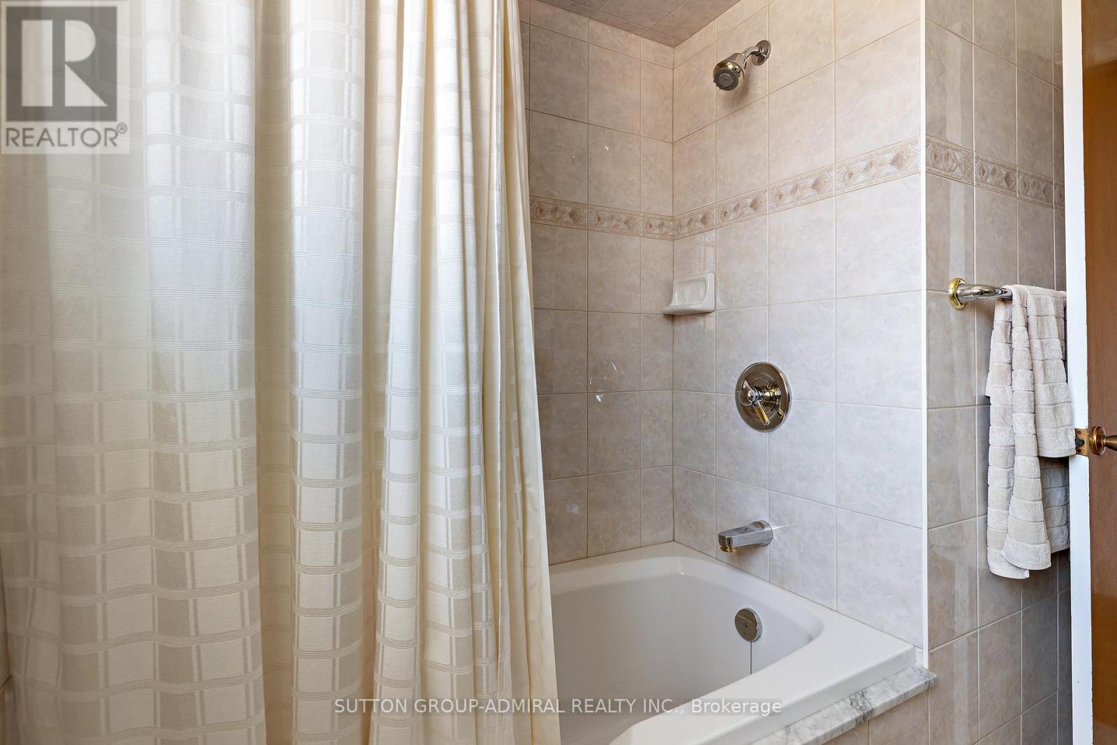 230 Derrydown Road, Toronto (york University Heights), Ontario