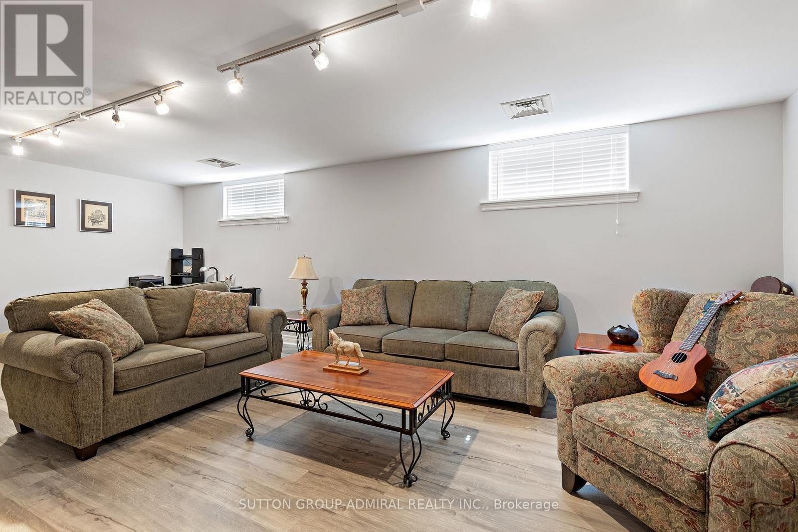 230 Derrydown Road, Toronto (york University Heights), Ontario