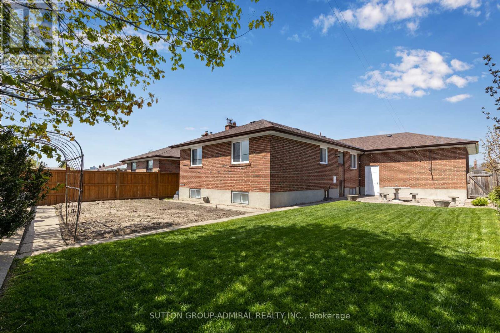230 Derrydown Road, Toronto (york University Heights), Ontario