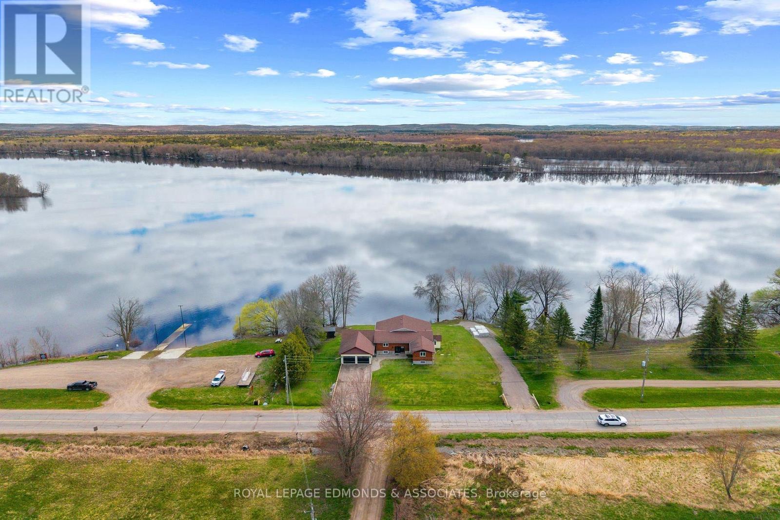 160 Lacroix Bay Road, Whitewater Region, Ontario
