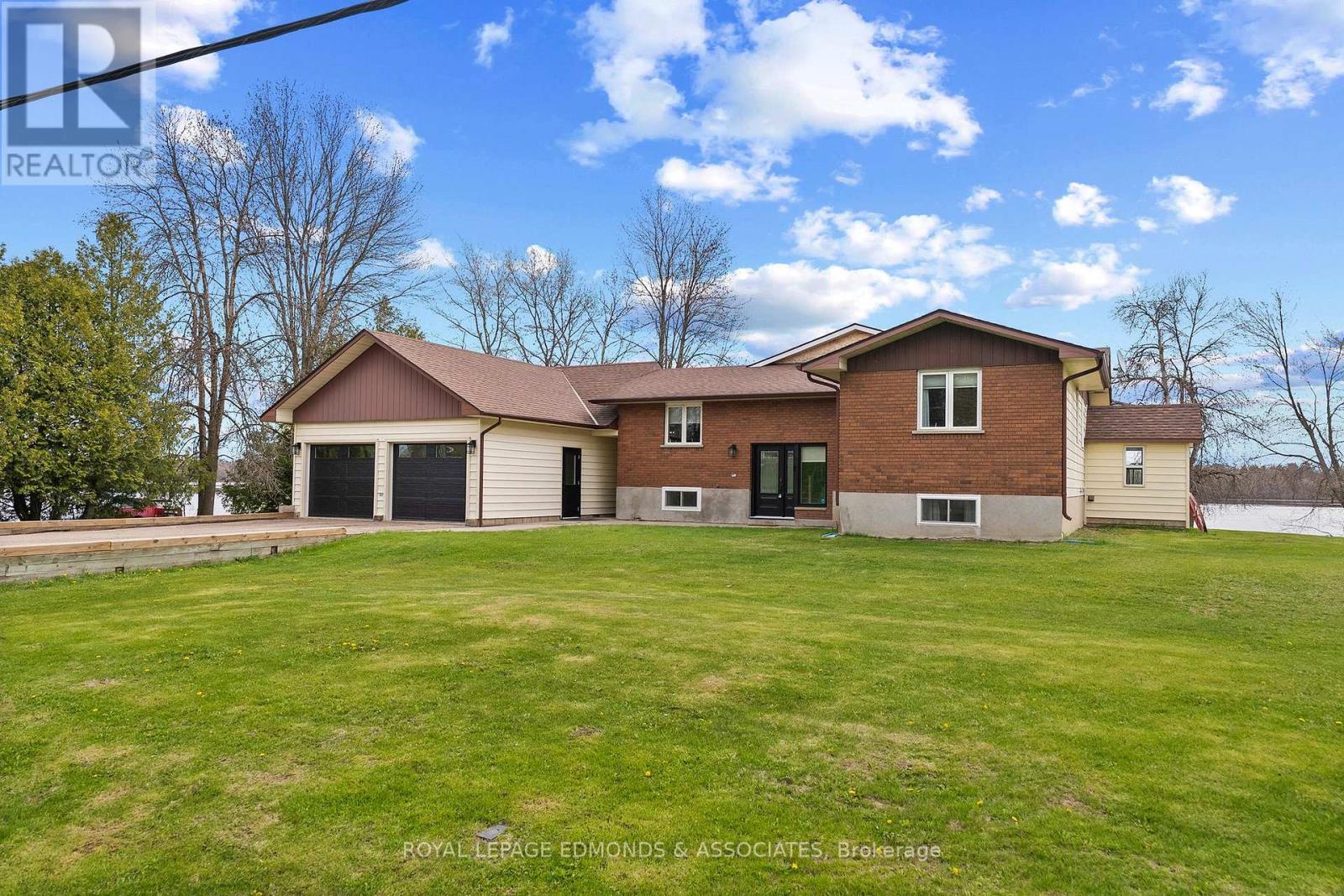 160 Lacroix Bay Road, Whitewater Region, Ontario