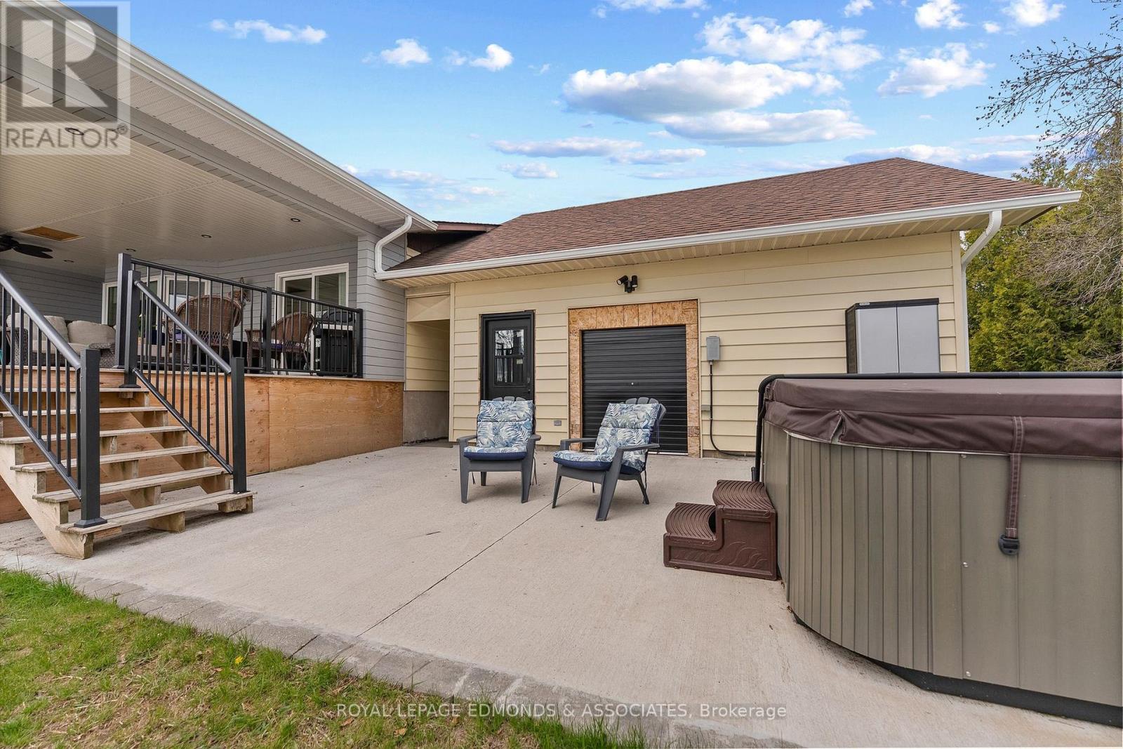 160 Lacroix Bay Road, Whitewater Region, Ontario