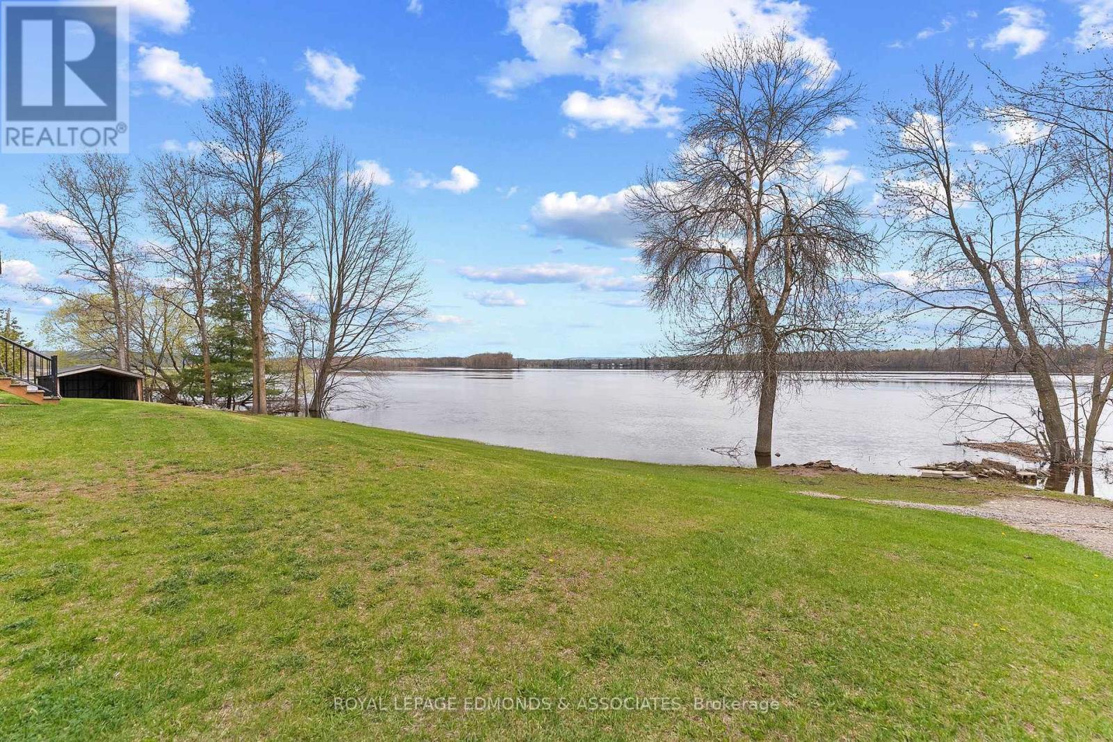160 Lacroix Bay Road, Whitewater Region, Ontario